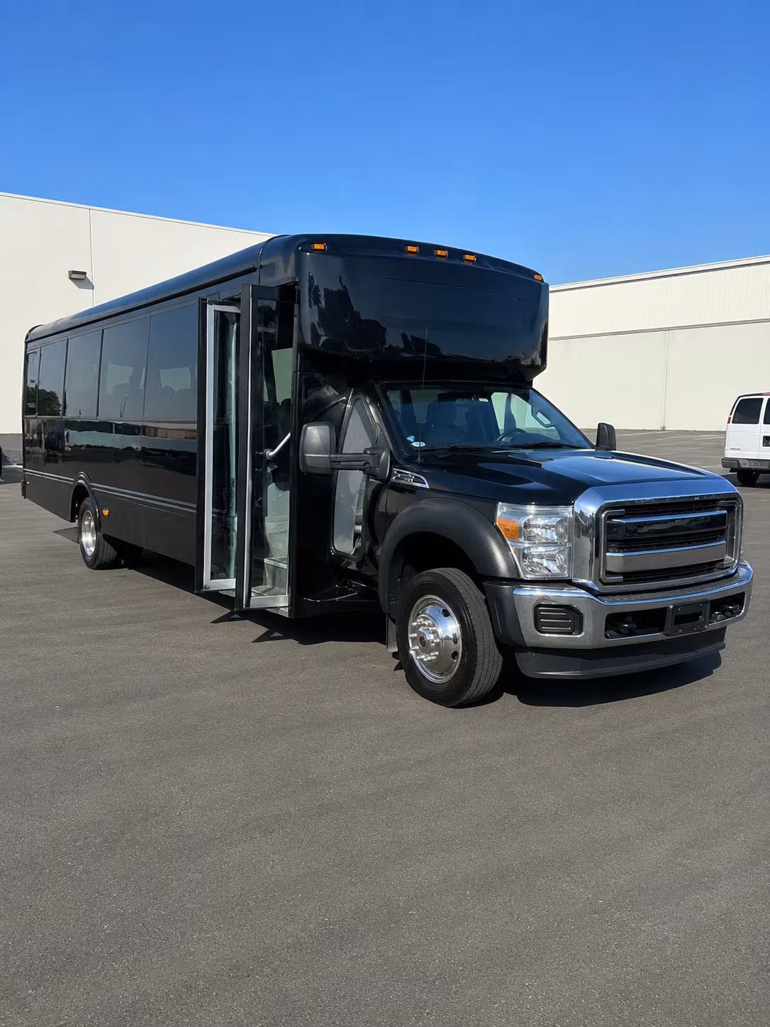 Concord Winery Tour & Pub Crawl Transportation party bus exterior
