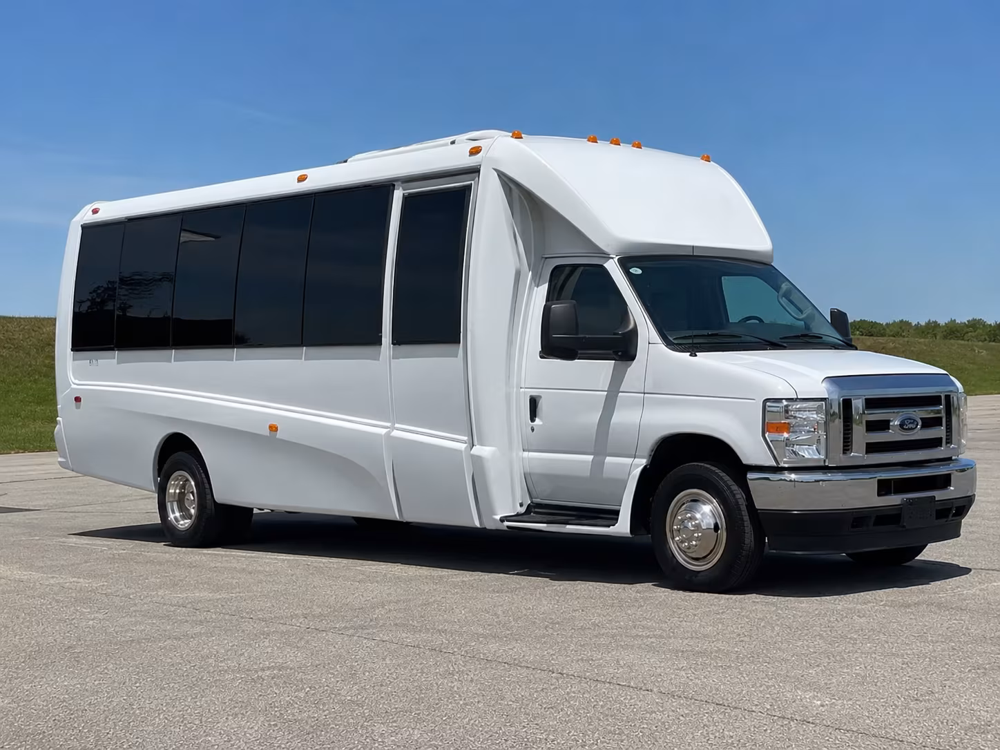Concord Winery Tour & Pub Crawl Transportation party bus exterior